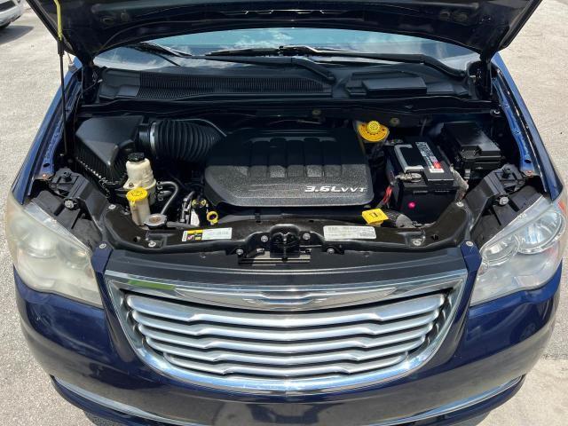 Photo 13 VIN: 2C4RC1BG9FR727019 - CHRYSLER TOWN & COU 