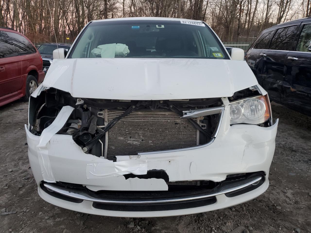 Photo 4 VIN: 2C4RC1BG9GR289149 - CHRYSLER TOWN & COUNTRY 