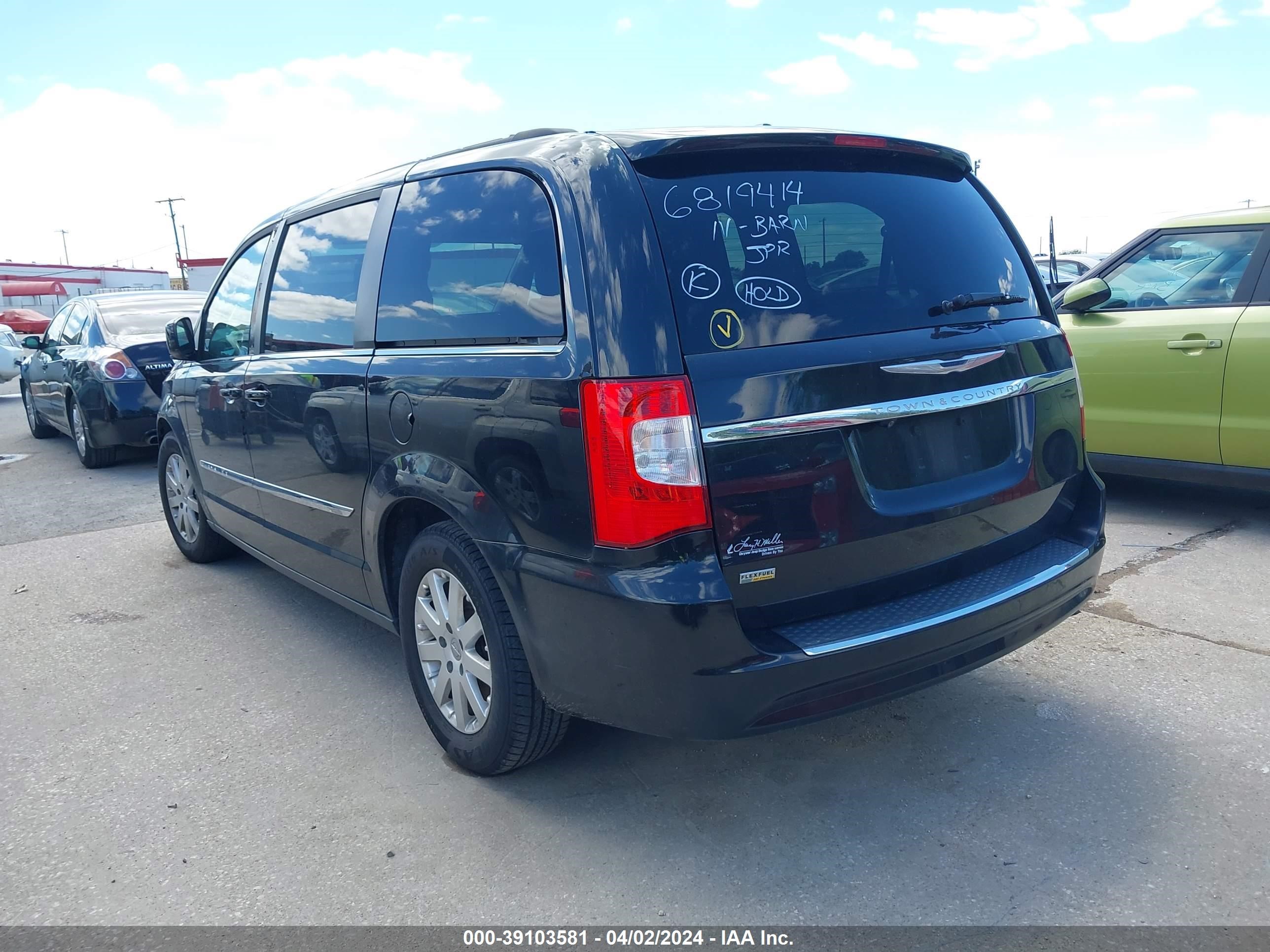 Photo 2 VIN: 2C4RC1BG9GR295484 - CHRYSLER TOWN & COUNTRY 