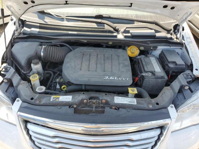 Photo 11 VIN: 2C4RC1BG9GR297977 - CHRYSLER TOWN & COU 