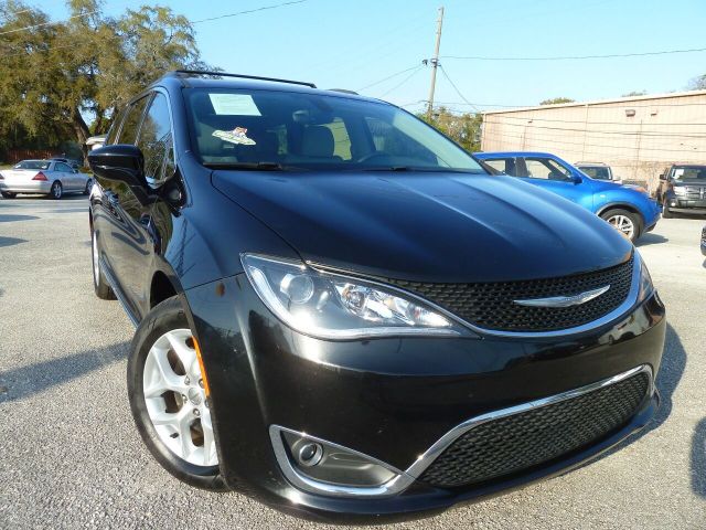 Photo 2 VIN: 2C4RC1BG9HR541192 - CHRYSLER PACIFICA 