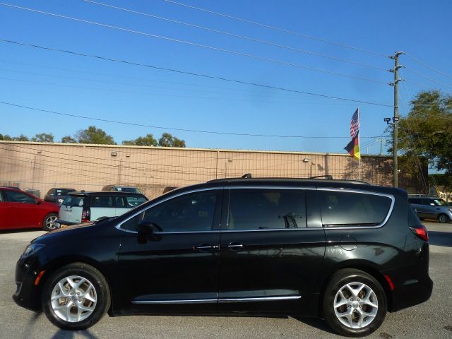 Photo 5 VIN: 2C4RC1BG9HR541192 - CHRYSLER PACIFICA 