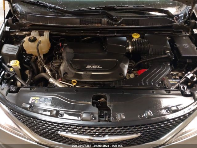 Photo 9 VIN: 2C4RC1BG9HR543721 - CHRYSLER PACIFICA 