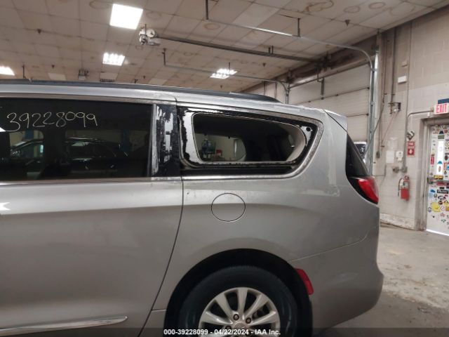 Photo 5 VIN: 2C4RC1BG9HR543721 - CHRYSLER PACIFICA 