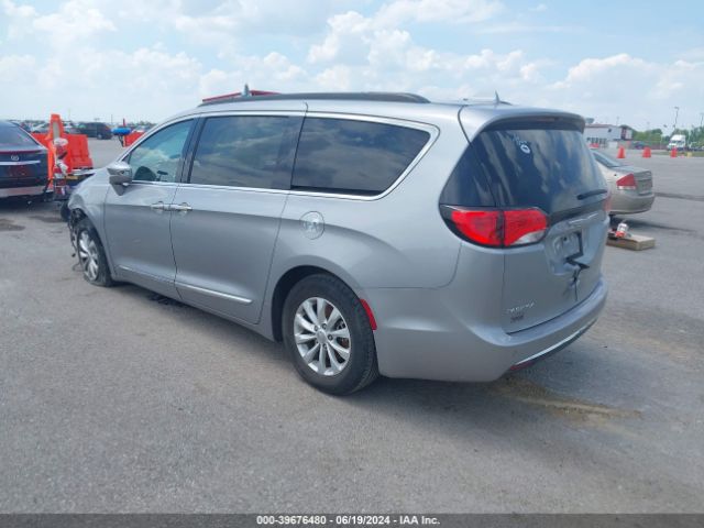 Photo 2 VIN: 2C4RC1BG9HR613055 - CHRYSLER PACIFICA 