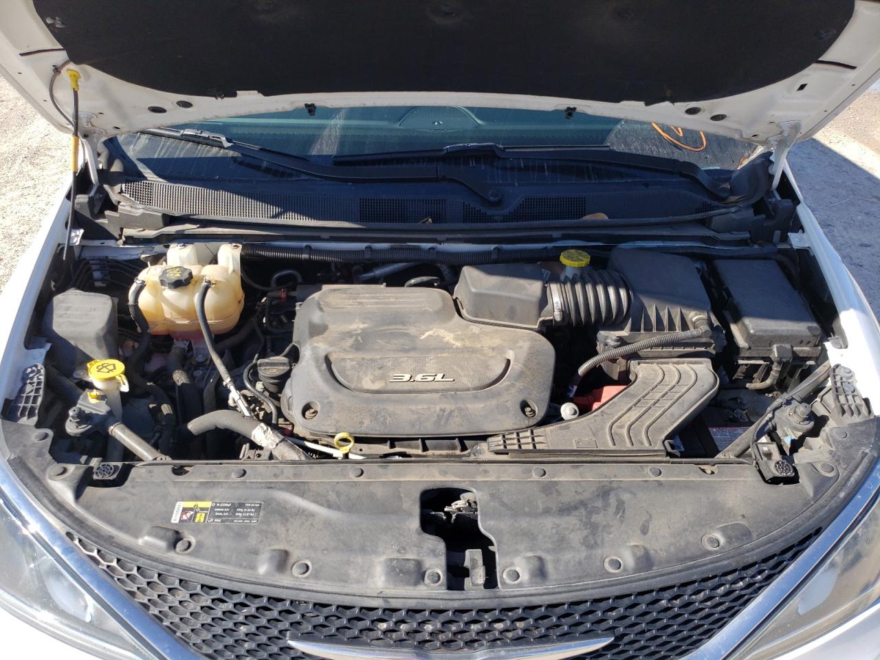 Photo 11 VIN: 2C4RC1BG9HR627330 - CHRYSLER PACIFICA 