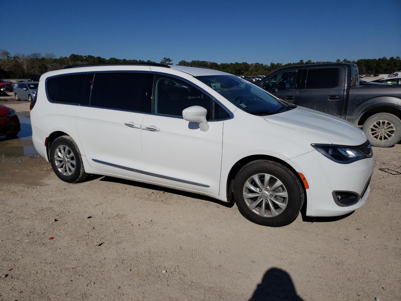 Photo 3 VIN: 2C4RC1BG9HR627330 - CHRYSLER PACIFICA 