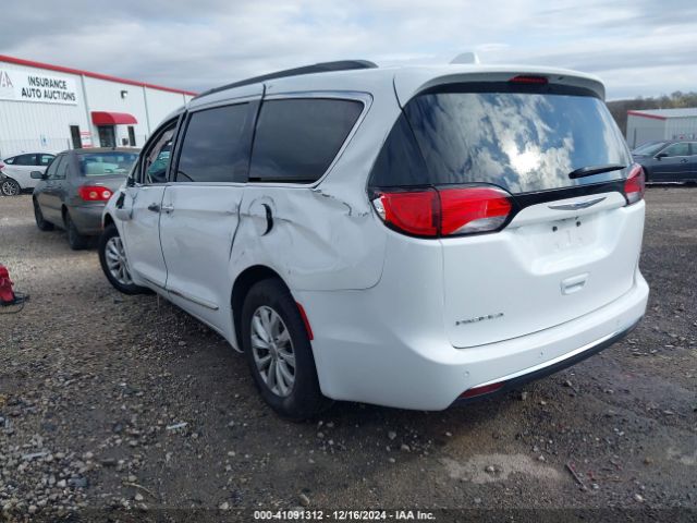 Photo 2 VIN: 2C4RC1BG9HR713284 - CHRYSLER PACIFICA 