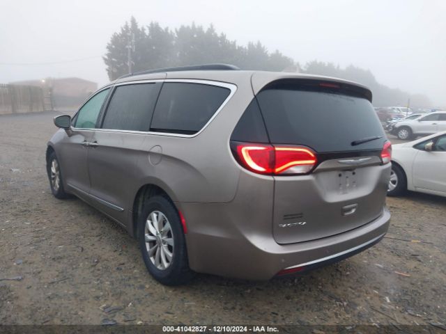 Photo 2 VIN: 2C4RC1BG9HR823316 - CHRYSLER PACIFICA 