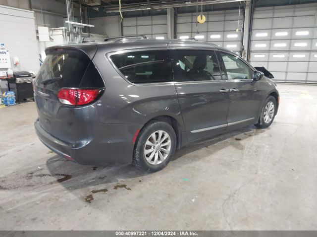 Photo 3 VIN: 2C4RC1BG9JR110700 - CHRYSLER PACIFICA 