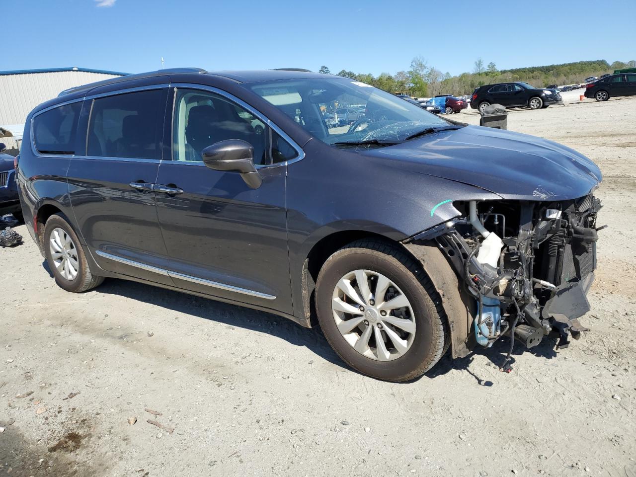 Photo 3 VIN: 2C4RC1BG9JR149707 - CHRYSLER PACIFICA 