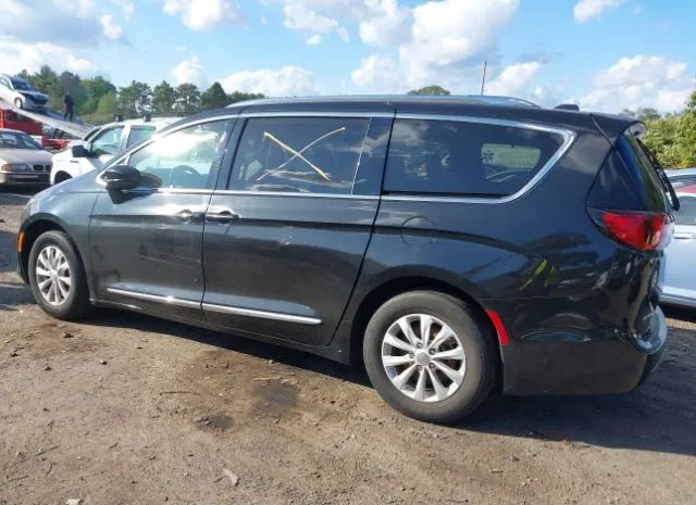 Photo 2 VIN: 2C4RC1BG9JR357375 - CHRYSLER PACIFICA 