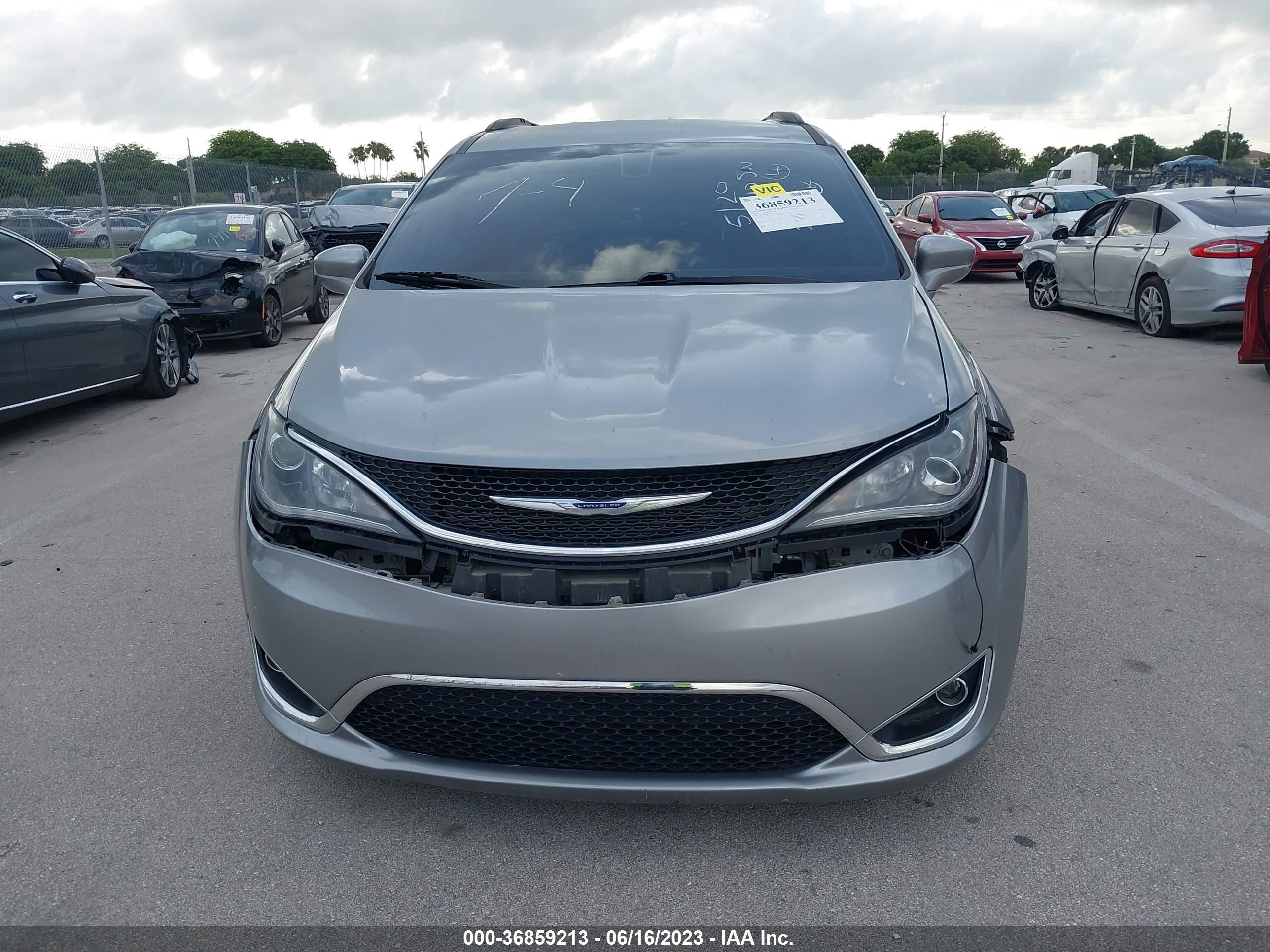 Photo 5 VIN: 2C4RC1BG9KR593915 - CHRYSLER PACIFICA 