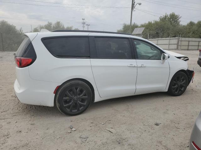 Photo 2 VIN: 2C4RC1BG9KR609756 - CHRYSLER PACIFICA 