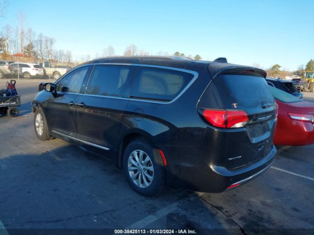 Photo 2 VIN: 2C4RC1BG9KR624757 - CHRYSLER PACIFICA 