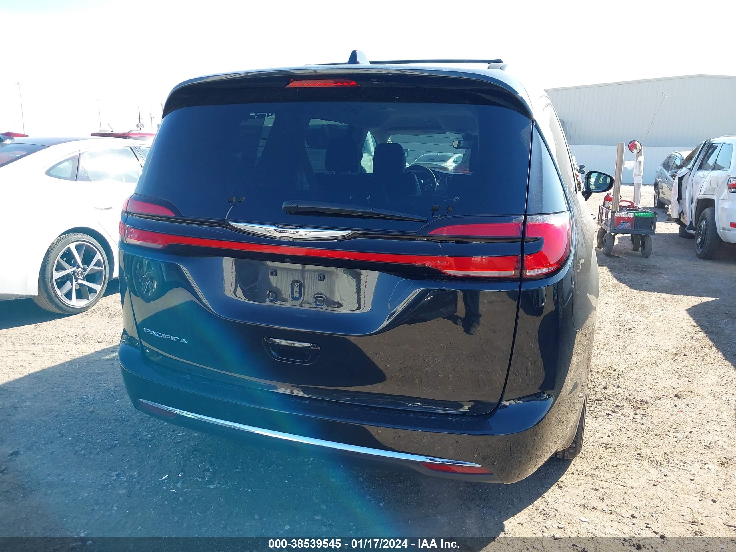 Photo 15 VIN: 2C4RC1BG9NR177898 - CHRYSLER PACIFICA 