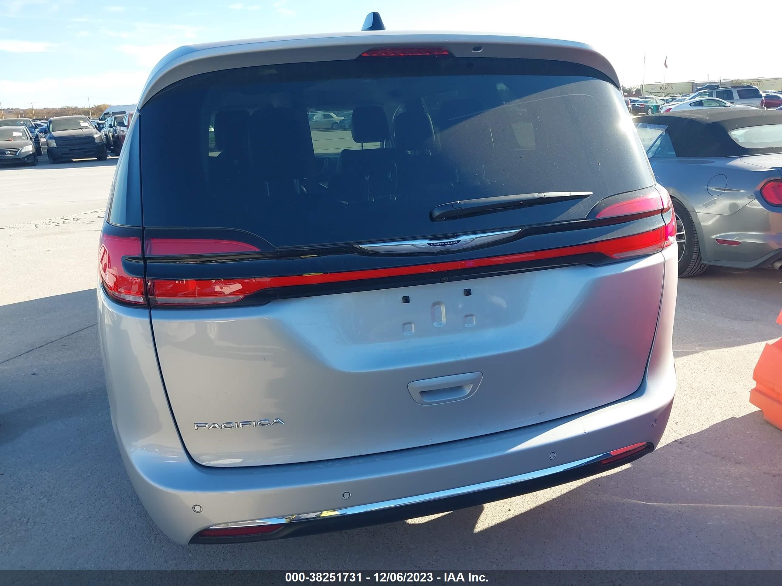 Photo 15 VIN: 2C4RC1BG9PR594232 - CHRYSLER PACIFICA 