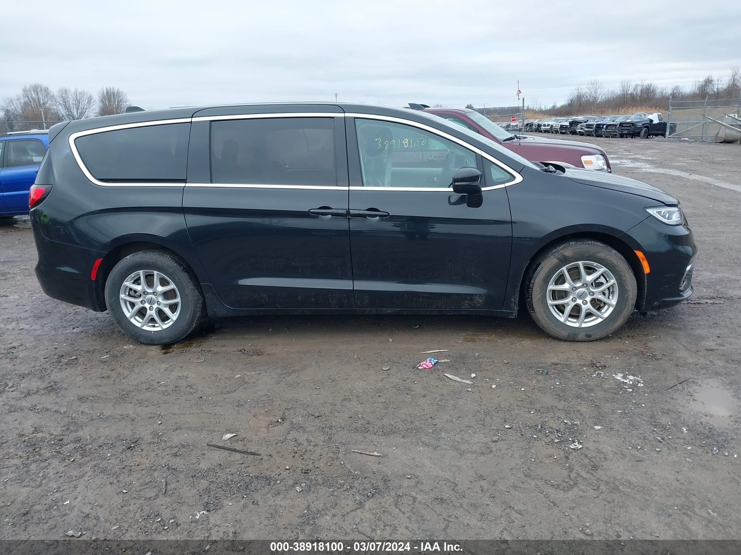 Photo 12 VIN: 2C4RC1BG9PR594439 - CHRYSLER PACIFICA 