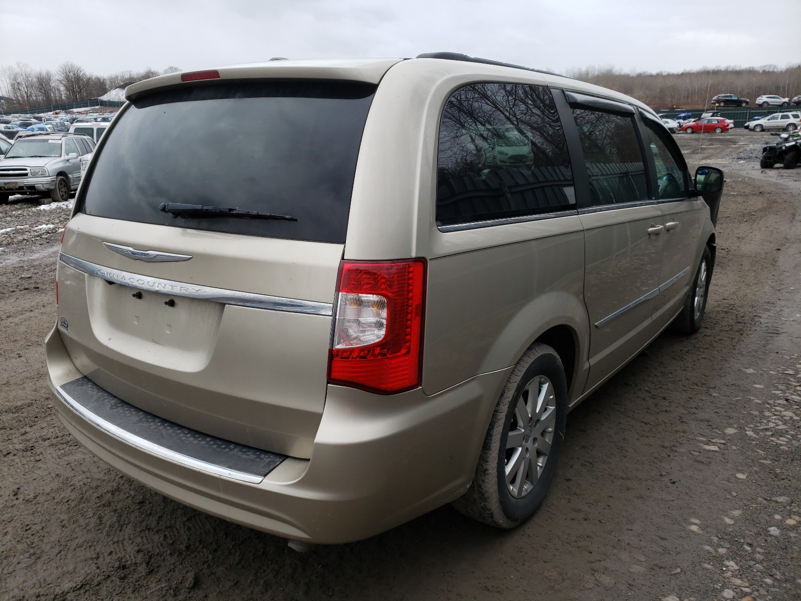 Photo 3 VIN: 2C4RC1BGXCR245865 - CHRYSLER TOWN &AMP COU 