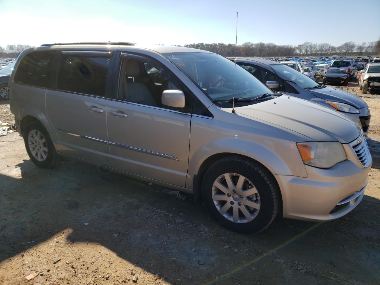 Photo 3 VIN: 2C4RC1BGXDR517879 - CHRYSLER TOWN & COUNTRY 