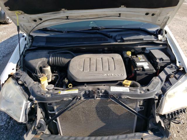 Photo 6 VIN: 2C4RC1BGXDR526923 - CHRYSLER TOWN &AMP COU 