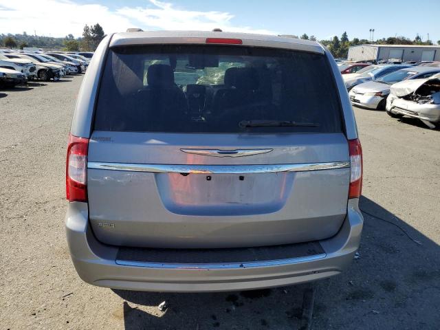 Photo 5 VIN: 2C4RC1BGXDR742402 - CHRYSLER TOWN & COU 