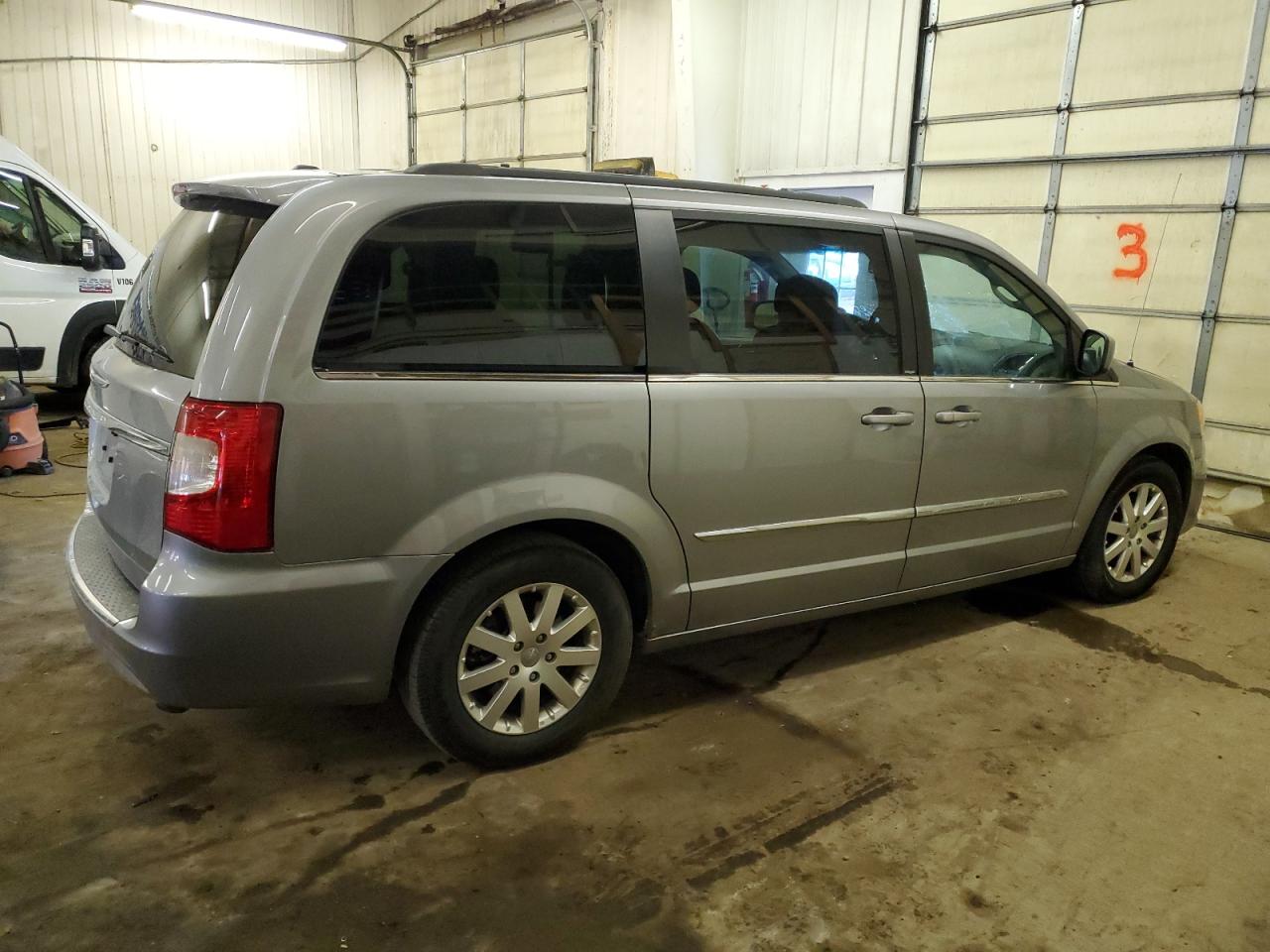 Photo 2 VIN: 2C4RC1BGXDR744974 - CHRYSLER TOWN & COUNTRY 