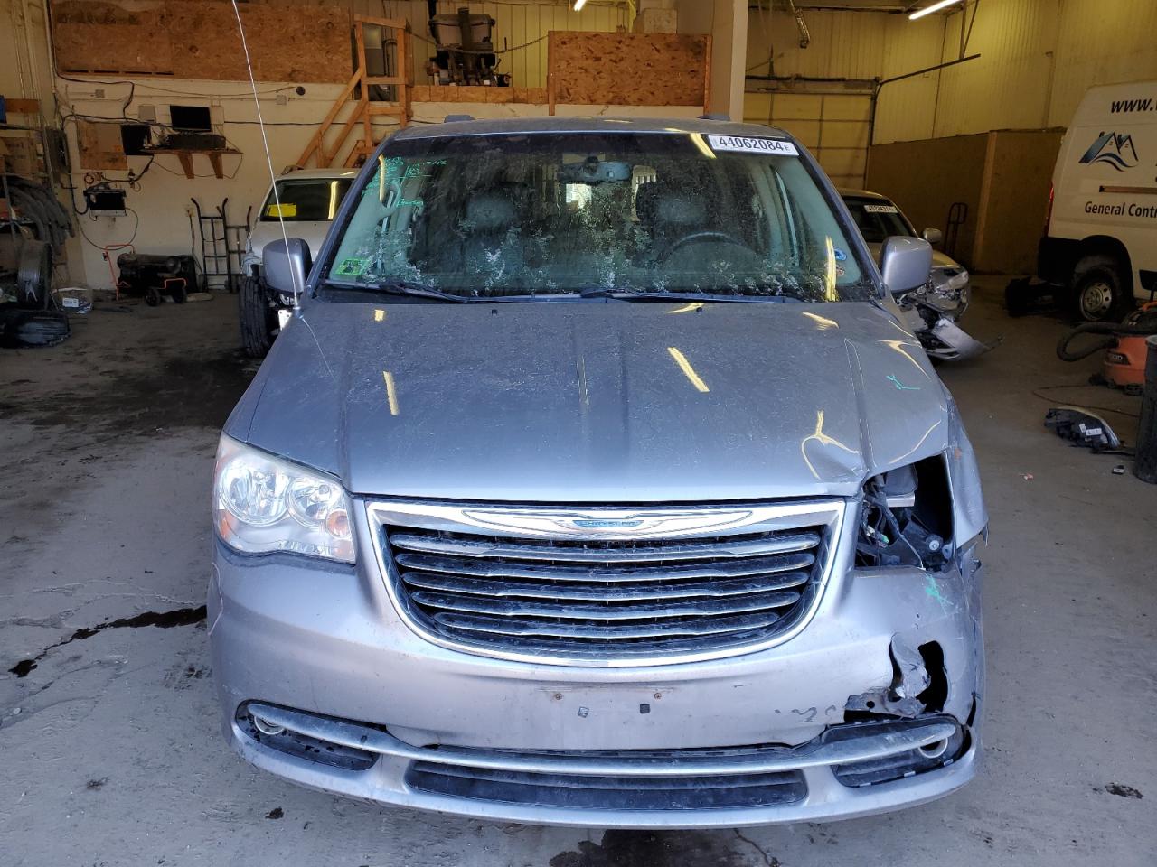 Photo 4 VIN: 2C4RC1BGXDR744974 - CHRYSLER TOWN & COUNTRY 