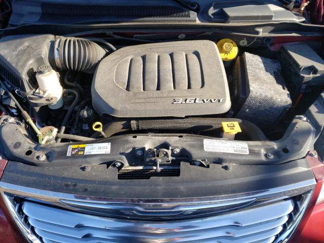 Photo 6 VIN: 2C4RC1BGXDR745705 - CHRYSLER TOWN & COU 