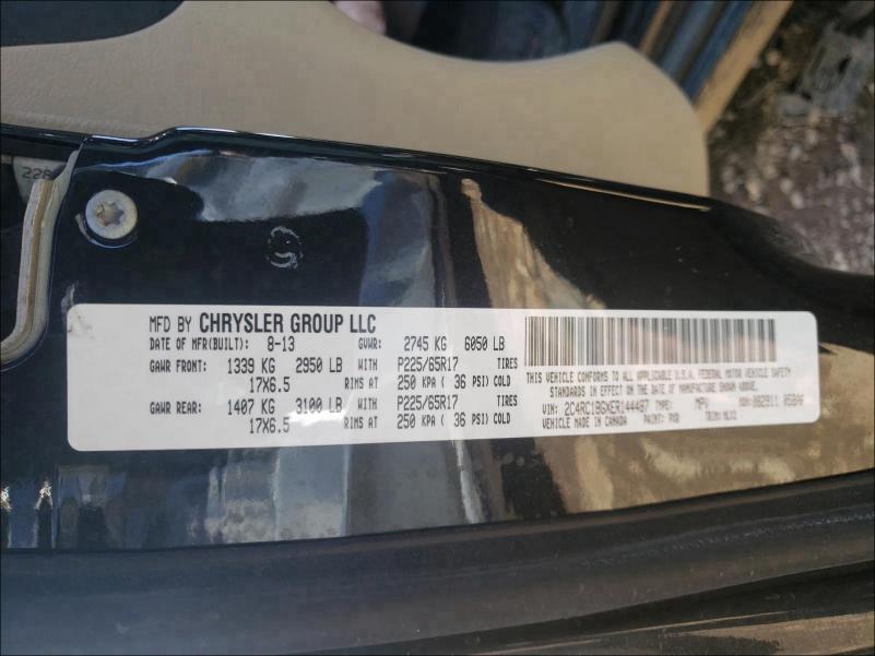 Photo 9 VIN: 2C4RC1BGXER144487 - CHRYSLER TOWN &AMP COU 