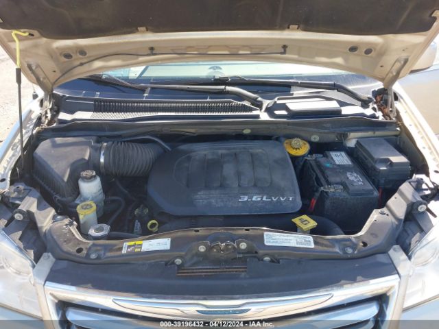 Photo 9 VIN: 2C4RC1BGXER201710 - CHRYSLER TOWN & COUNTRY 