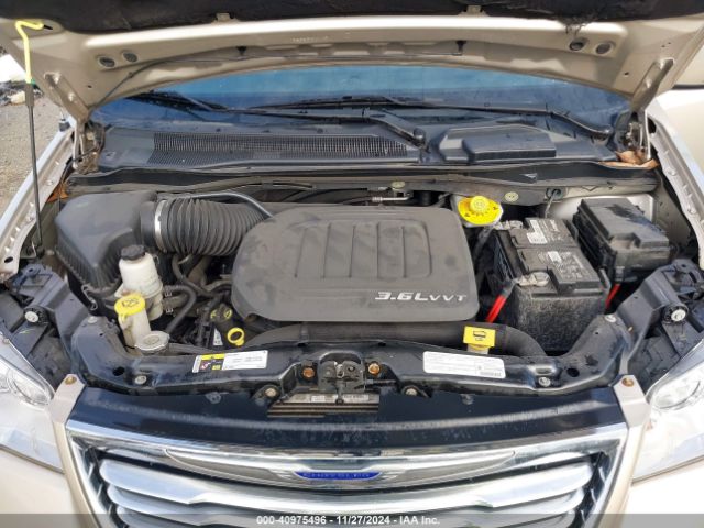 Photo 9 VIN: 2C4RC1BGXFR551677 - CHRYSLER TOWN AND COUNTRY 