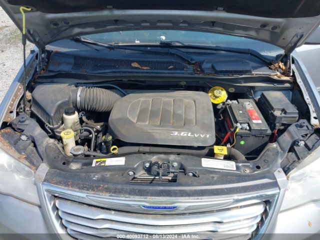 Photo 9 VIN: 2C4RC1BGXFR564834 - CHRYSLER TOWN AND COUNTRY 