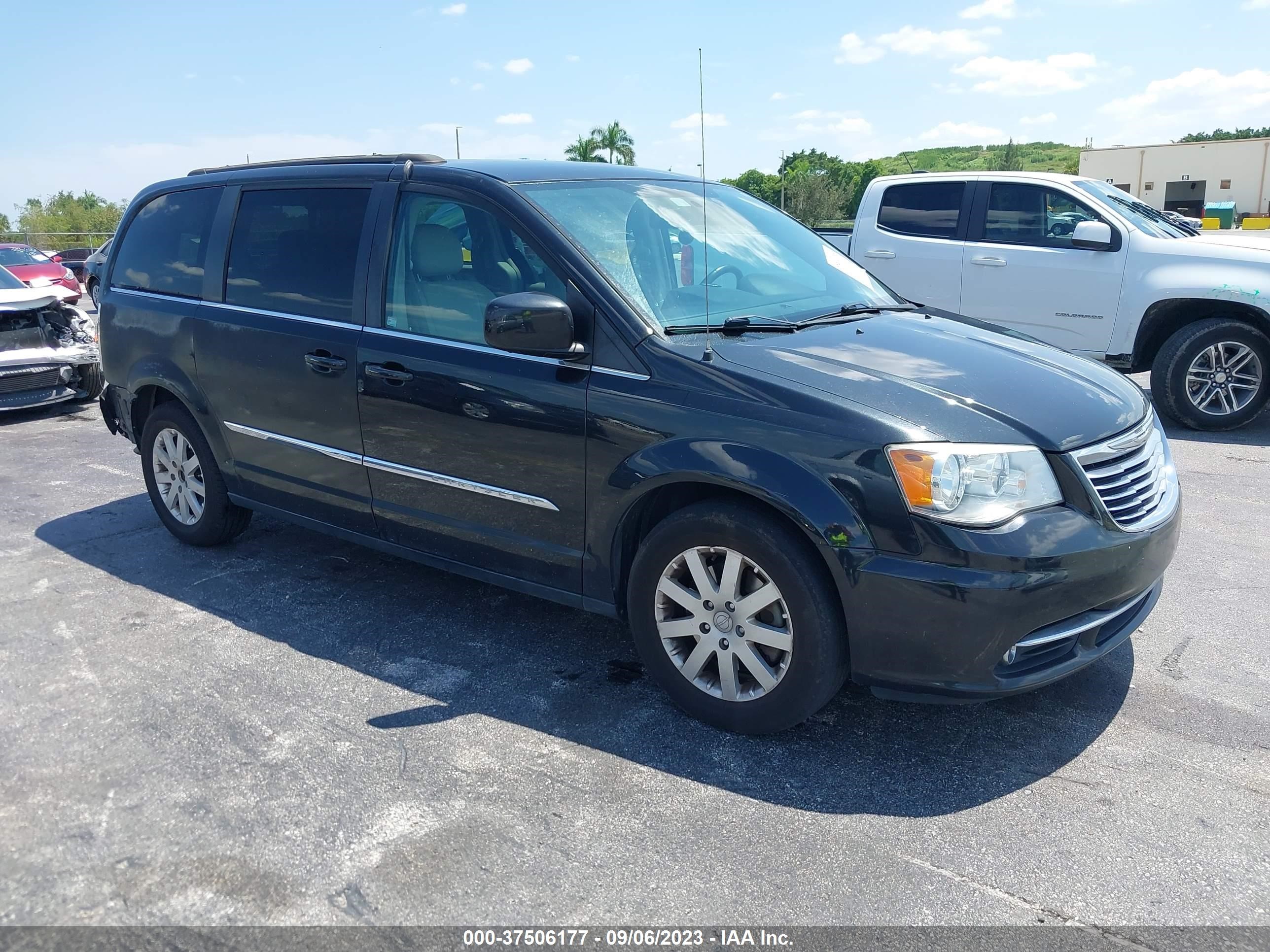 Photo 0 VIN: 2C4RC1BGXFR601722 - CHRYSLER TOWN & COUNTRY 