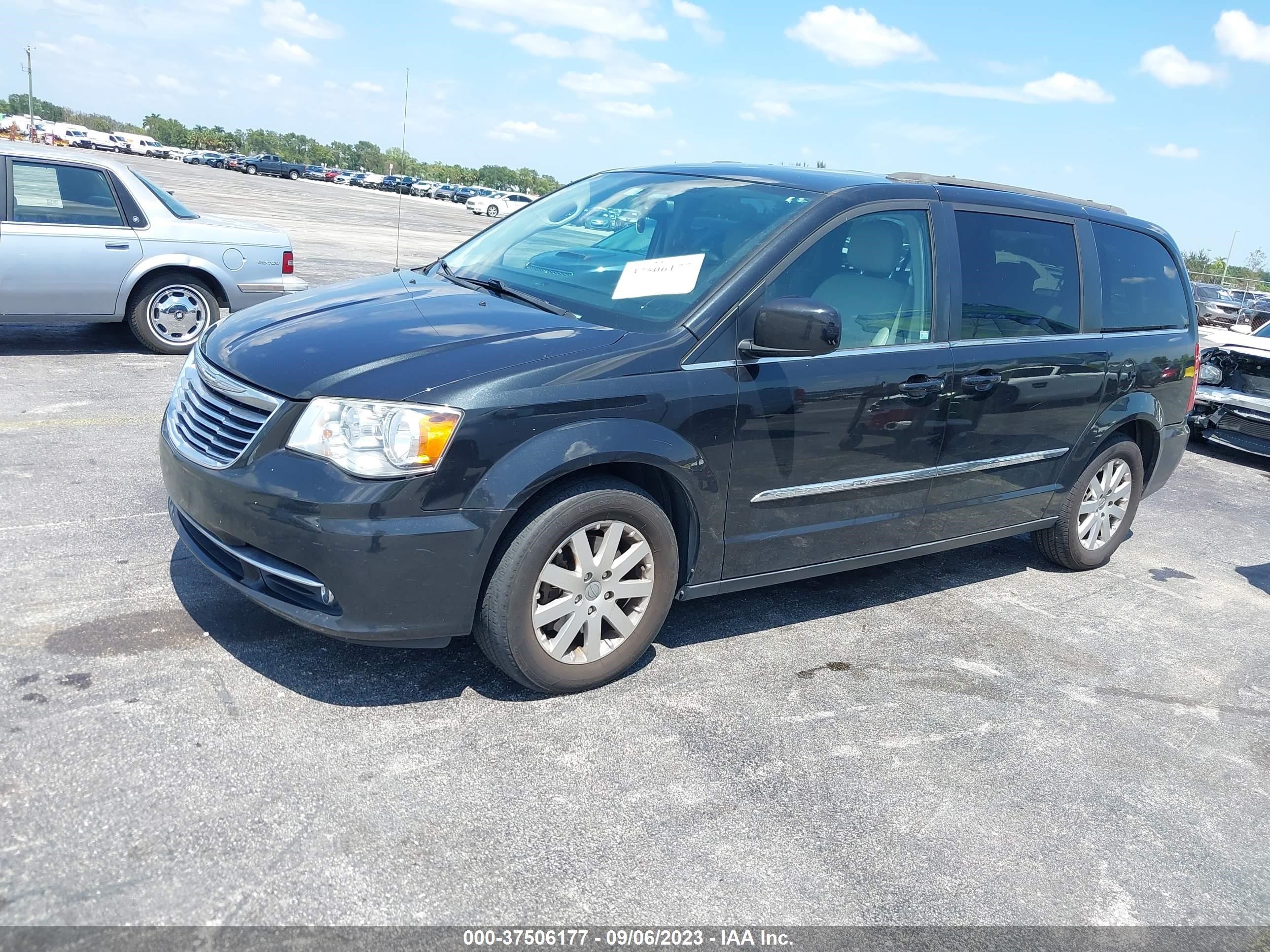 Photo 1 VIN: 2C4RC1BGXFR601722 - CHRYSLER TOWN & COUNTRY 