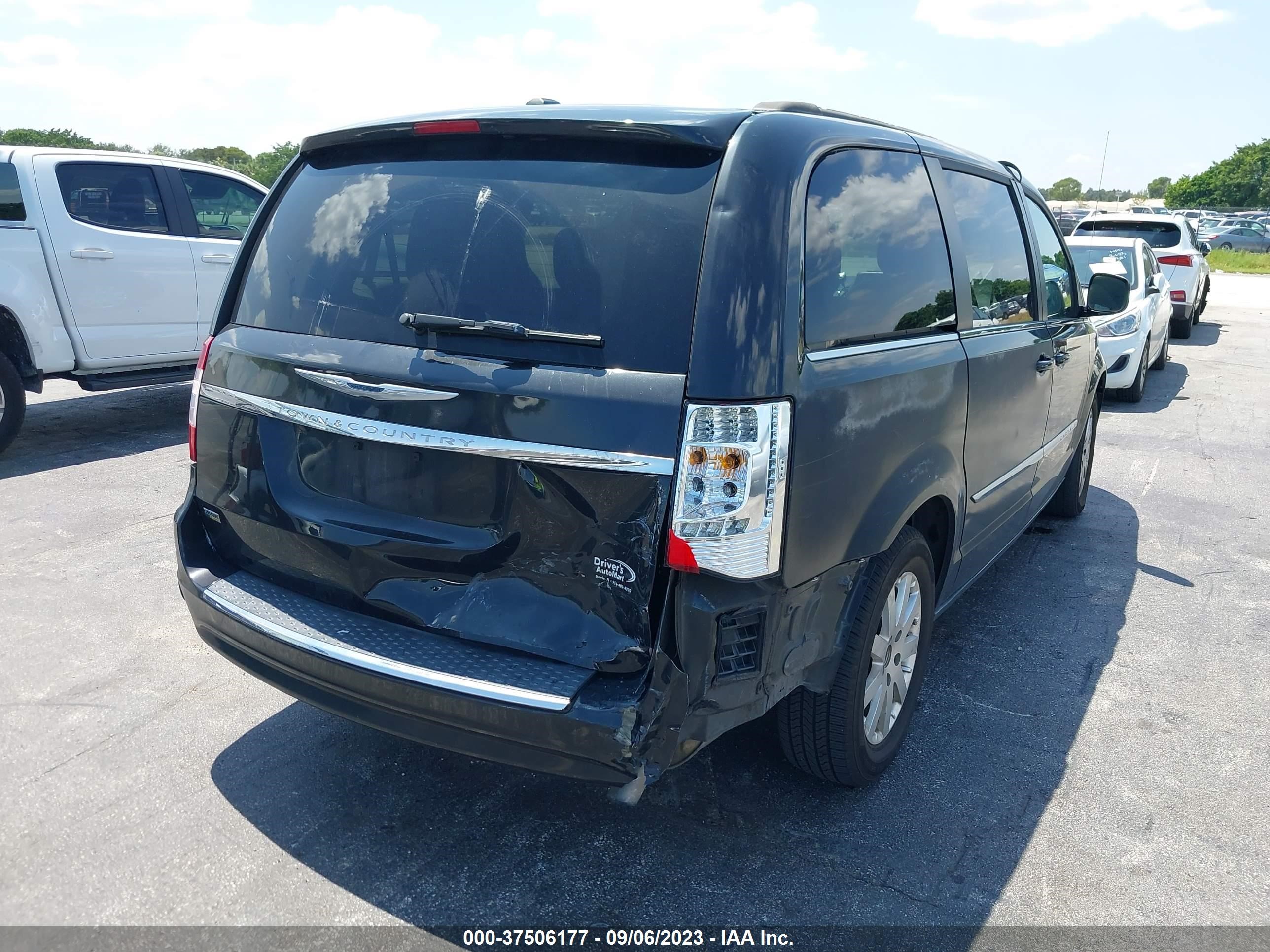 Photo 5 VIN: 2C4RC1BGXFR601722 - CHRYSLER TOWN & COUNTRY 