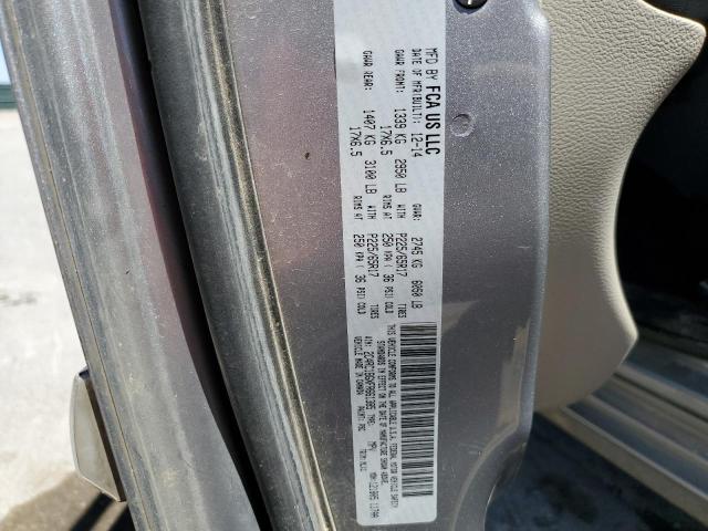 Photo 12 VIN: 2C4RC1BGXFR661385 - CHRYSLER TOWN & COU 