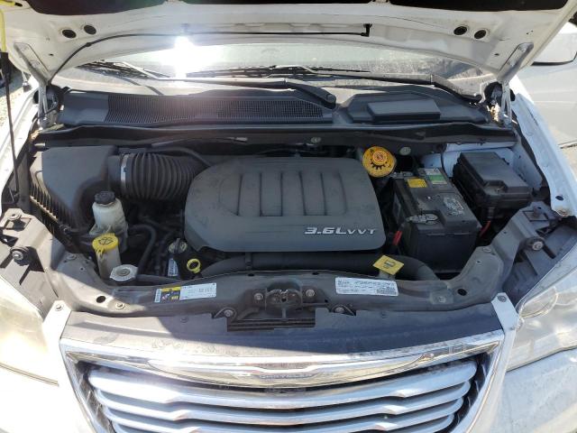 Photo 11 VIN: 2C4RC1BGXGR103943 - CHRYSLER TOWN & COU 