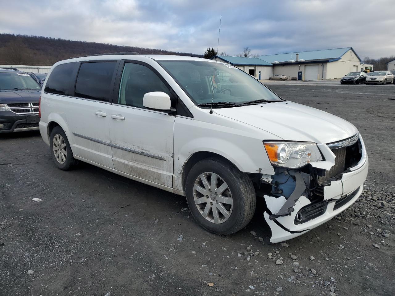 Photo 3 VIN: 2C4RC1BGXGR289399 - CHRYSLER TOWN & COUNTRY 