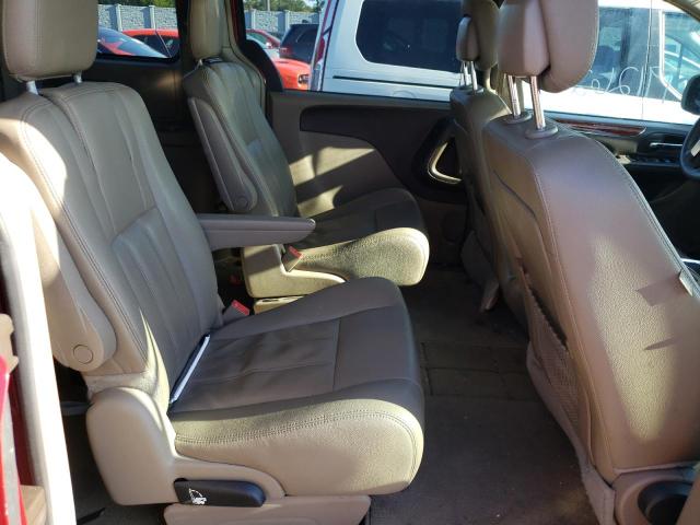 Photo 5 VIN: 2C4RC1BGXGR295932 - CHRYSLER TOWN & COU 