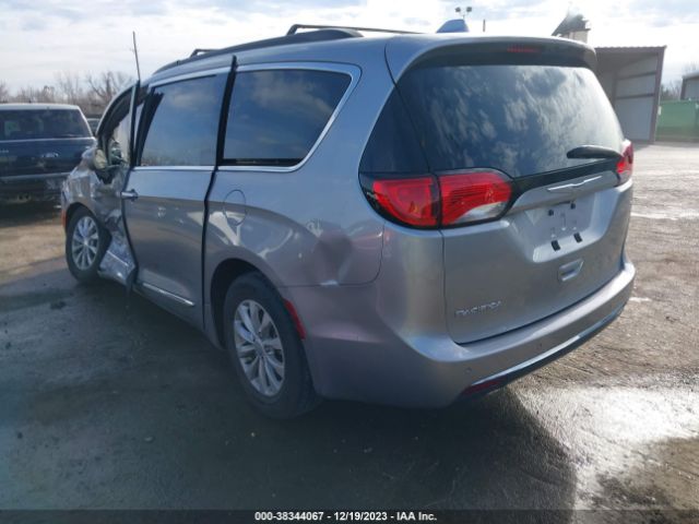 Photo 2 VIN: 2C4RC1BGXHR535157 - CHRYSLER PACIFICA 