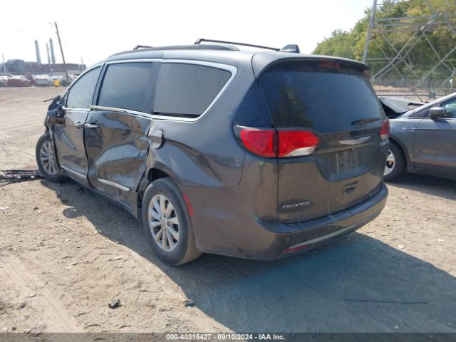 Photo 2 VIN: 2C4RC1BGXHR592622 - CHRYSLER PACIFICA 