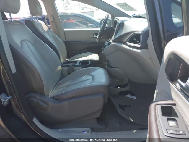 Photo 4 VIN: 2C4RC1BGXHR795123 - CHRYSLER PACIFICA 