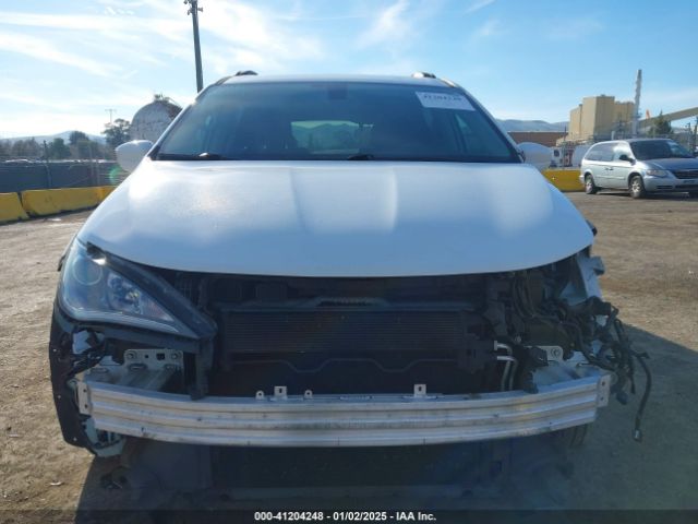 Photo 5 VIN: 2C4RC1BGXHR795526 - CHRYSLER PACIFICA 