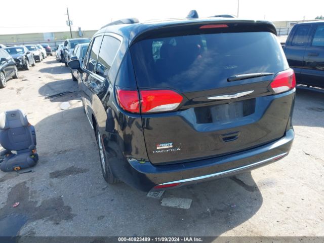 Photo 2 VIN: 2C4RC1BGXHR809733 - CHRYSLER PACIFICA 