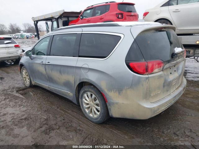 Photo 2 VIN: 2C4RC1BGXHR832588 - CHRYSLER PACIFICA 