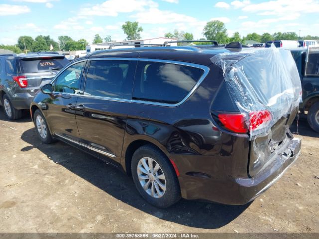 Photo 2 VIN: 2C4RC1BGXJR124363 - CHRYSLER PACIFICA 