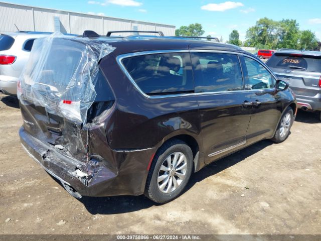 Photo 3 VIN: 2C4RC1BGXJR124363 - CHRYSLER PACIFICA 