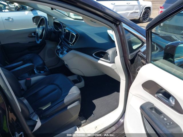 Photo 4 VIN: 2C4RC1BGXJR124363 - CHRYSLER PACIFICA 