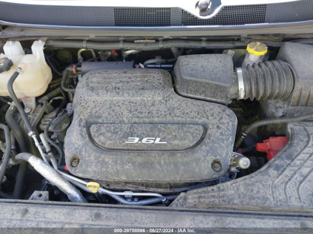 Photo 9 VIN: 2C4RC1BGXJR124363 - CHRYSLER PACIFICA 